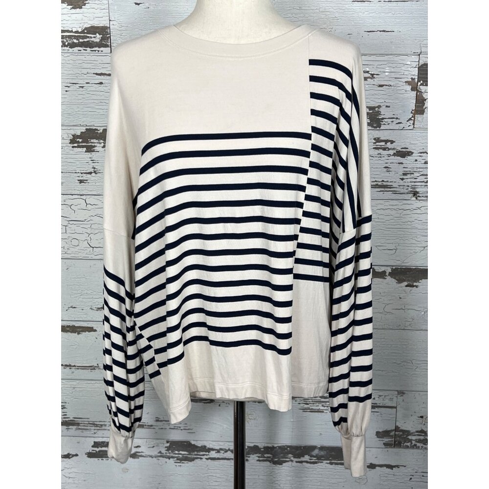 CABI Box Stripe Tee Bell Sleeve Cream and Navy Sz L #4237 NWOT - Picture 2 of 6